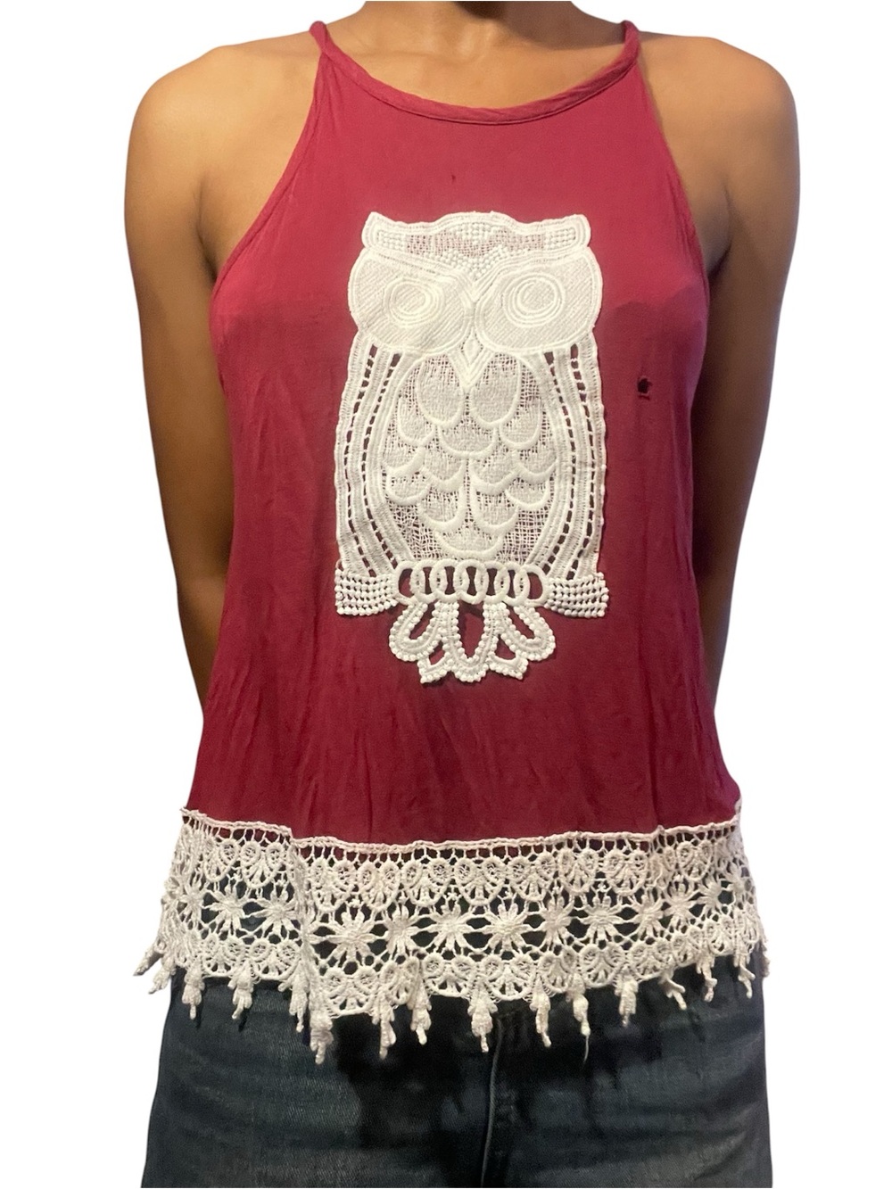 Rue 21 Vintage burgundy tank white lace owl design on the front white lace trim